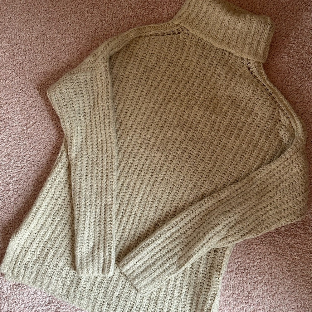 Abercrombie & Fitch Textured Tan Turtleneck Sweater